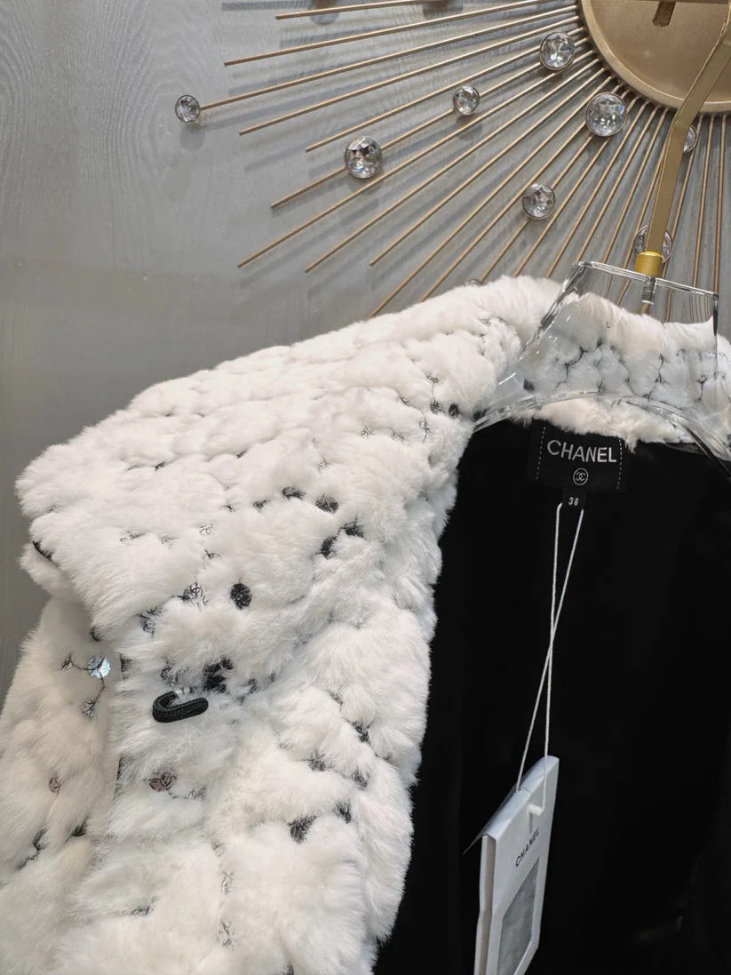 Cha**25N new ski season deer sweater